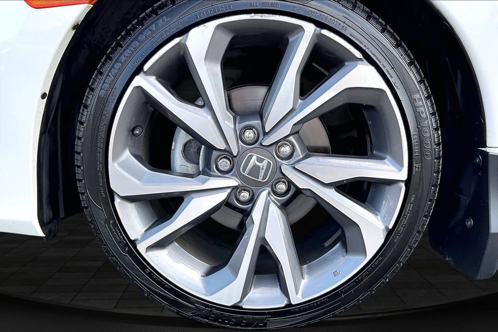 Used 2019 Honda Civic Touring image 9