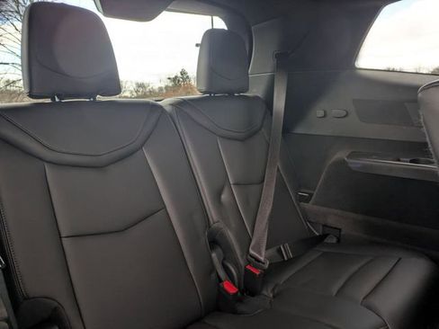 Used 2023 Cadillac XT6 Luxury image 38