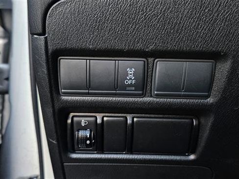 Used 2017 Nissan Armada SV image 14