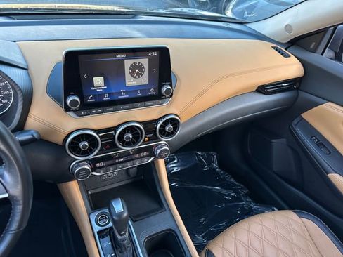 Used 2021 Nissan Sentra SV w/ SV Premium Package image 18