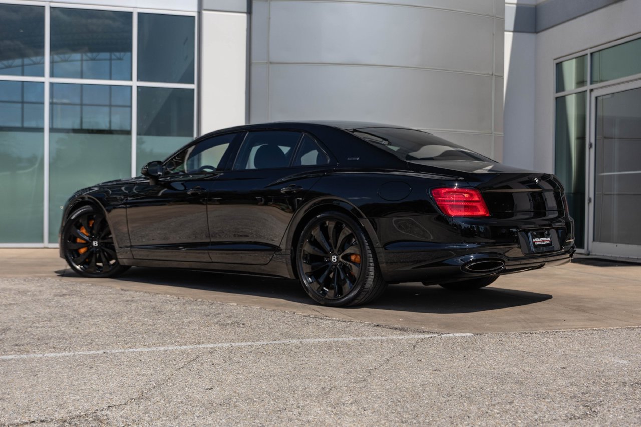 Certified 2025 Bentley Flying Spur Plug-In Hybrid AWD/4WD image 3