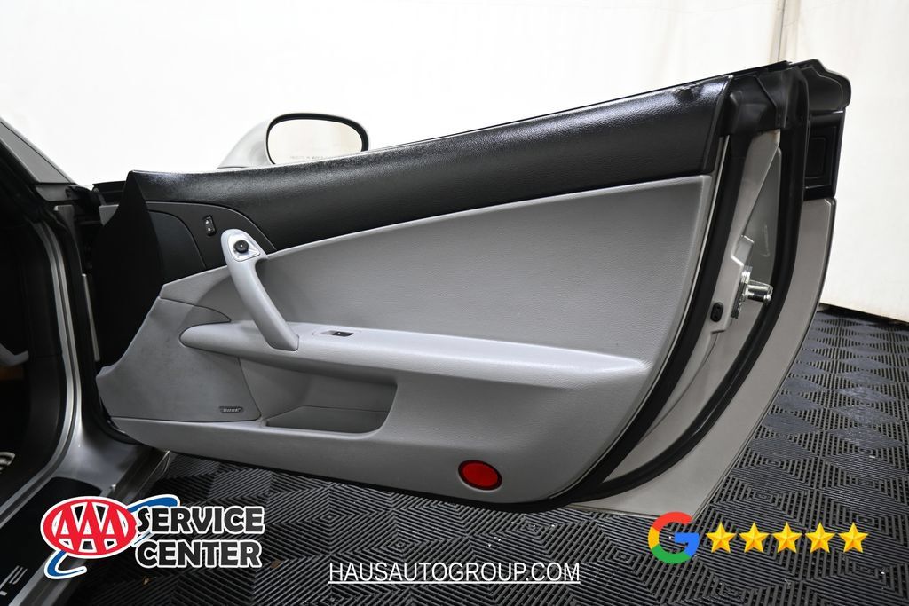 Used 2005 Chevrolet Corvette Convertible w/ Preferred Equipment Group RWD image 20