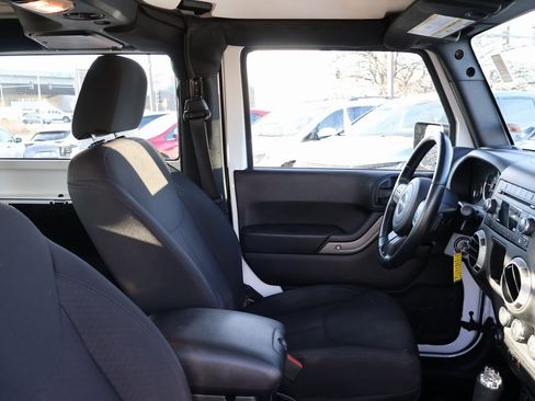 Used 2015 Jeep Wrangler Sport w/ Connectivity Group image 8