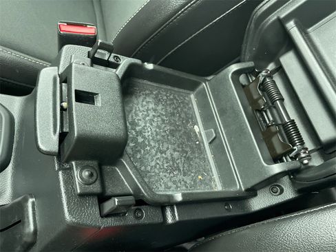 Used 2023 Jeep Gladiator Sport S image 15