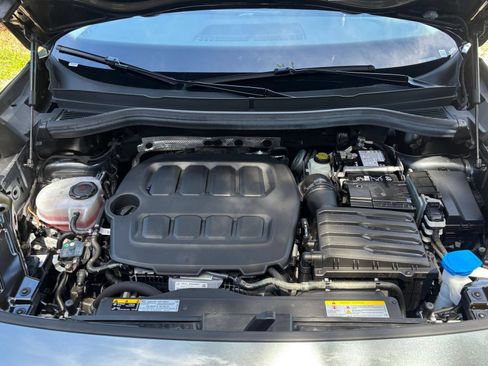 Used 2026 Volkswagen Tiguan SE FWD image 32