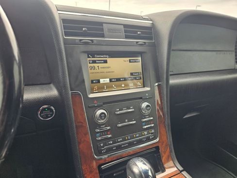 Used 2016 Lincoln Navigator Select AWD/4WD image 23