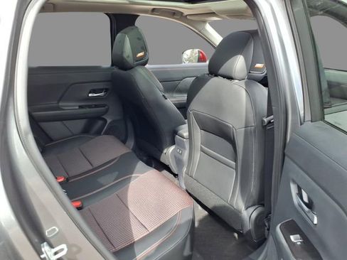 New 2026 Nissan Kicks SR AWD/4WD image 11