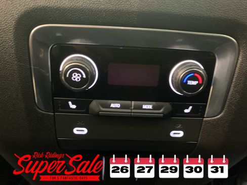 Used 2021 Chevrolet Tahoe Premier w/ Premium Package image 18