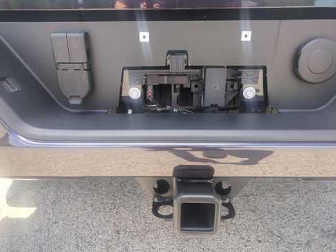 Used 2025 GMC Sierra 1500 AT4 w/ AT4 Premium Package AWD/4WD image 39