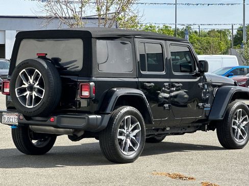 Used 2024 Jeep Wrangler Unlimited AWD/4WD image 4
