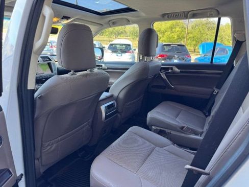Used 2021 Lexus GX 460 Premium w/ Accessory Package AWD/4WD image 11