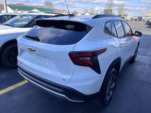 Used 2024 Chevrolet Trax LT w/ Driver Confidence Package image 3