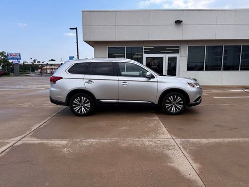 Used 2019 Mitsubishi Outlander SEL AWD/4WD image 2