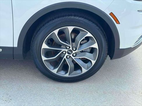 Used 2022 Lincoln Nautilus Reserve AWD/4WD image 9