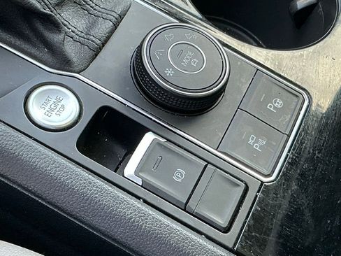 Used 2021 Volkswagen Atlas SEL Premium image 12