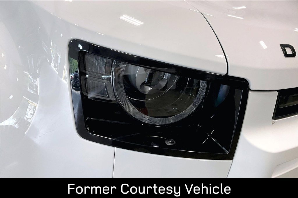 Used 2025 Land Rover Defender 110 V8 AWD/4WD image 33