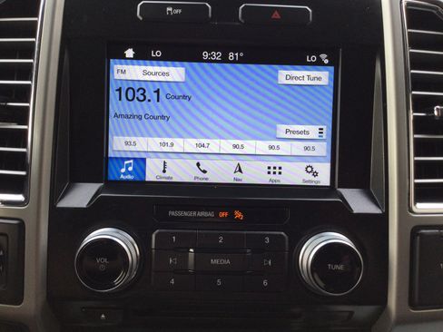 Used 2016 Ford F150 Lariat w/ Equipment Group 502A Luxury AWD/4WD image 12