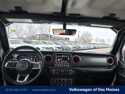 Used 2023 Jeep Gladiator Mojave w/ Cold Weather Group image 9