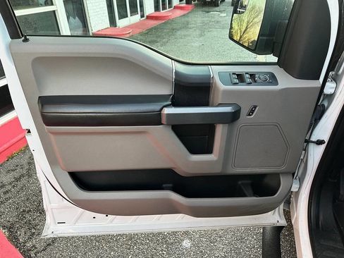 Used 2018 Ford F150 XLT image 10