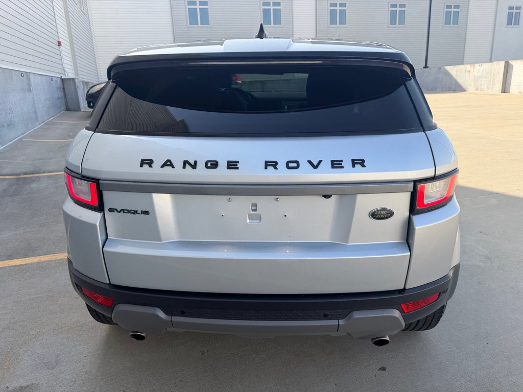 Used 2018 Land Rover Range Rover Evoque SE AWD/4WD image 4
