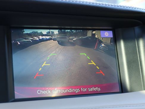 Used 2019 INFINITI QX30 image 19