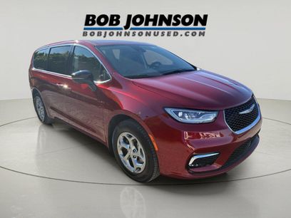 Used 2024 Chrysler Pacifica Limited