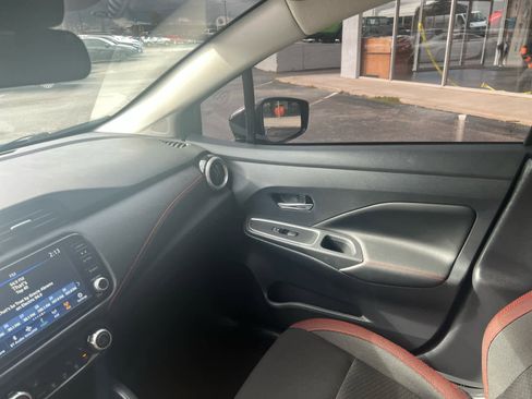 Used 2025 Nissan Versa SR w/ Trunk Package image 30