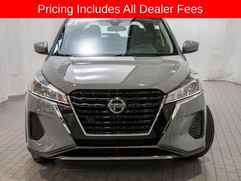 Used 2021 Nissan Kicks SV FWD image 2