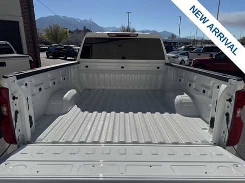 Used 2025 Chevrolet Silverado 2500 Custom w/ Custom Value Package image 12