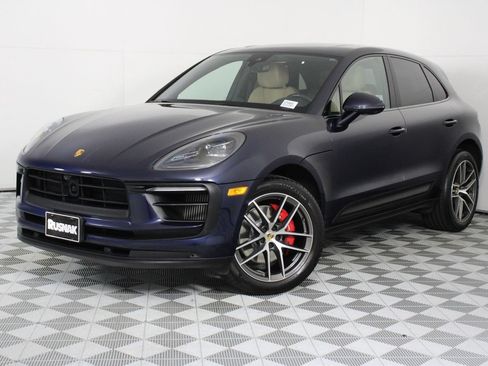 Certified 2022 Porsche Macan S AWD/4WD image 35