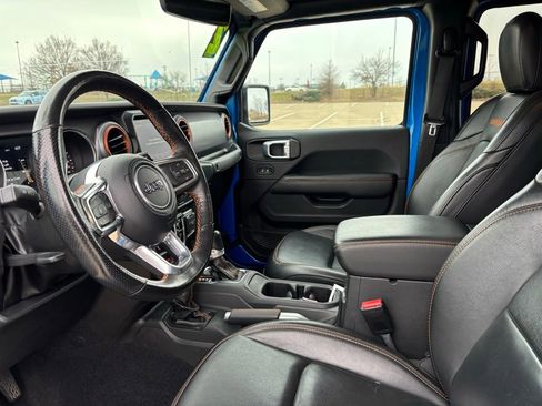 Used 2022 Jeep Gladiator Mojave w/ Cold Weather Group image 14