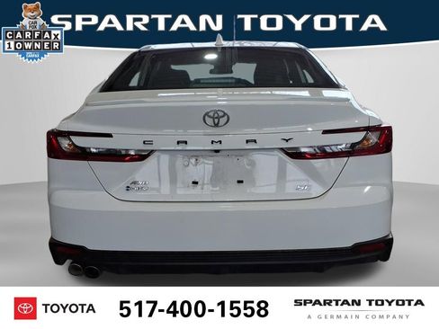 Used 2025 Toyota Camry SE image 8