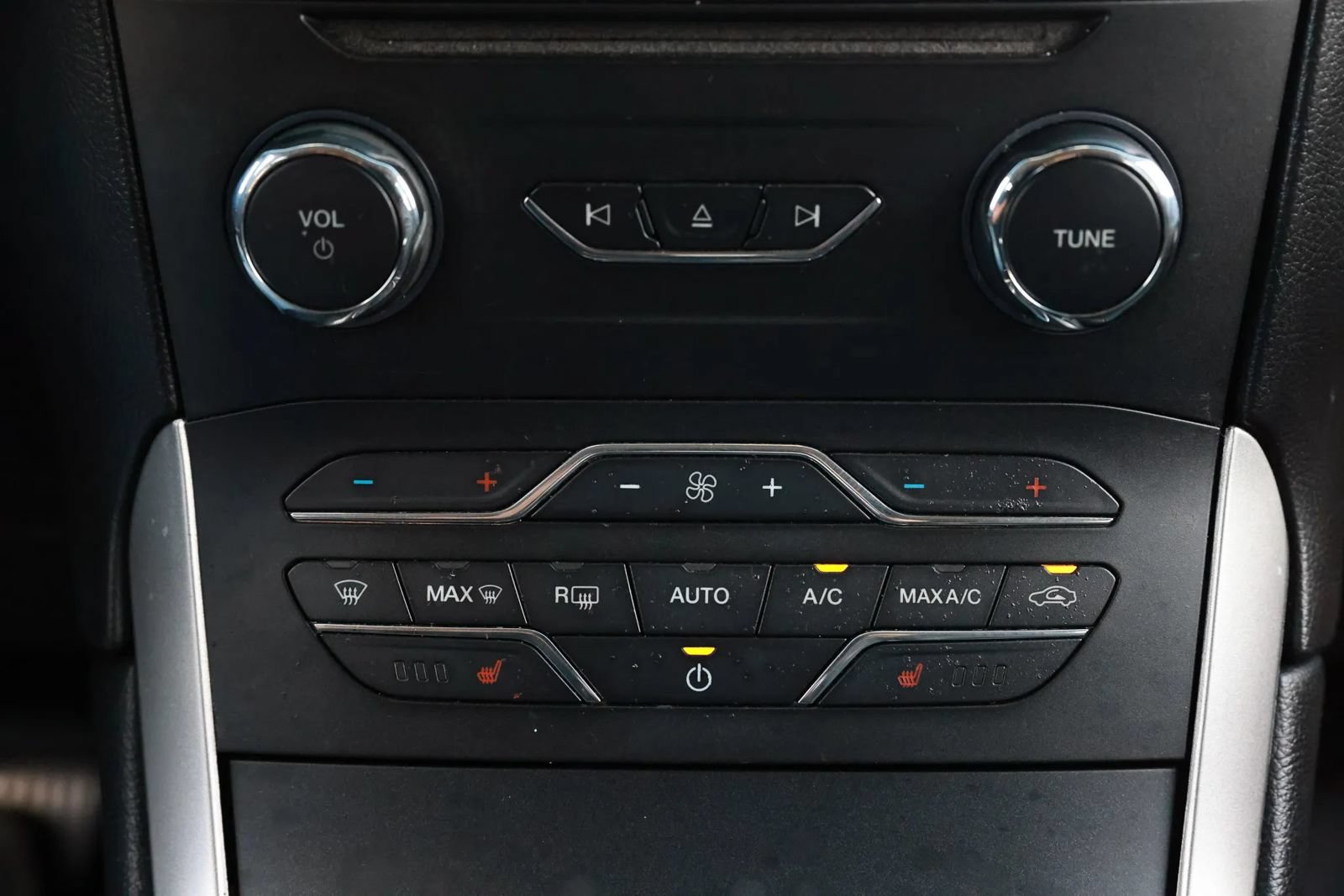 Used 2018 Ford Edge SEL w/ Equipment Group 201A FWD image 33