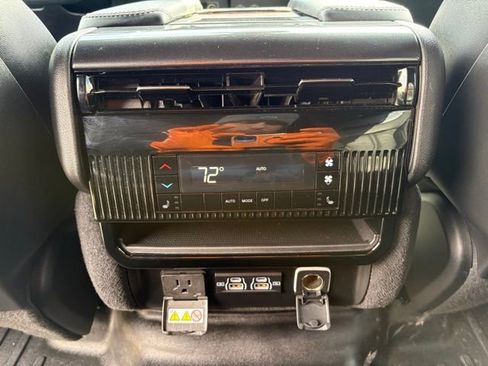 Used 2024 Jeep Wagoneer 4WD w/ Convenience Group I image 26