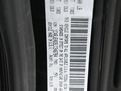 Used 2020 Jeep Grand Cherokee Altitude image 18