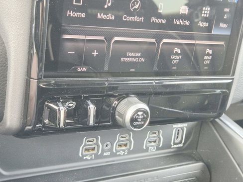 Used 2025 RAM 1500 Laramie w/ Night Edition AWD/4WD image 33