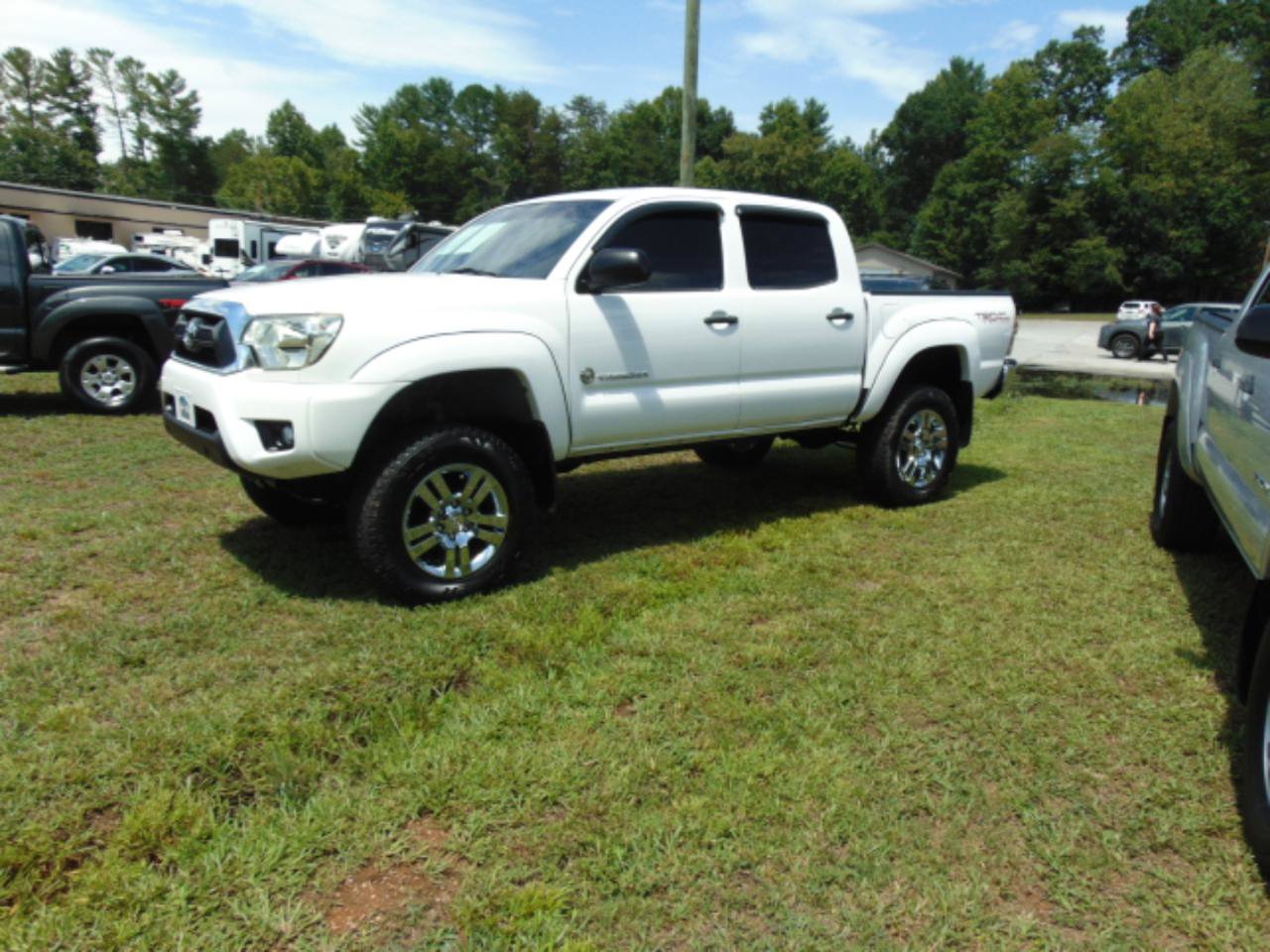 Used 2013 Toyota Tacoma 4x4 Double Cab w/ SR5 Pkg image 11