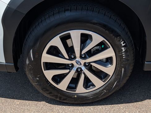 Used 2025 Subaru Outback Premium AWD/4WD image 15