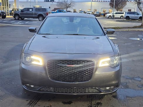 Used 2023 Chrysler 300 S image 9