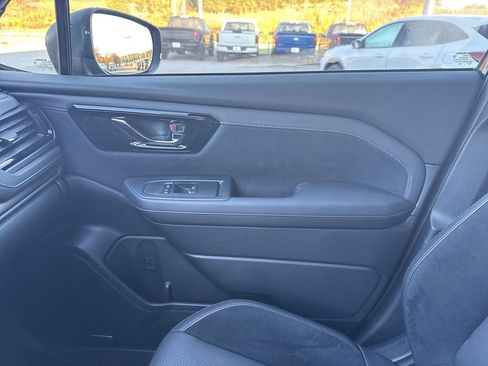 Used 2025 Subaru Forester Touring w/ Popular Package - Touring AWD/4WD image 25