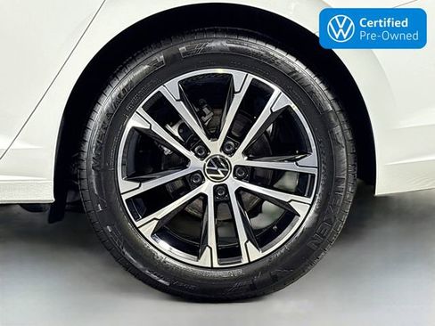 Certified 2025 Volkswagen Jetta Sport image 30