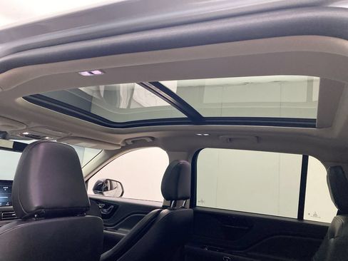Used 2022 Lincoln Aviator AWD w/ Premium Package image 22