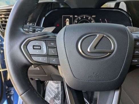 Used 2025 Lexus NX 250 FWD w/ Towing Package (2000 Lbs) image 20