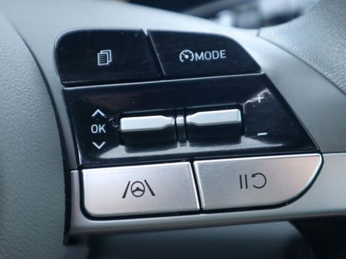 Used 2023 Hyundai Elantra SEL image 56