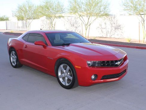 Used 2011 Chevrolet Camaro LT RWD image 3