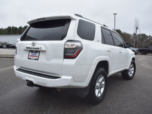 Used 2022 Toyota 4Runner SR5 image 9