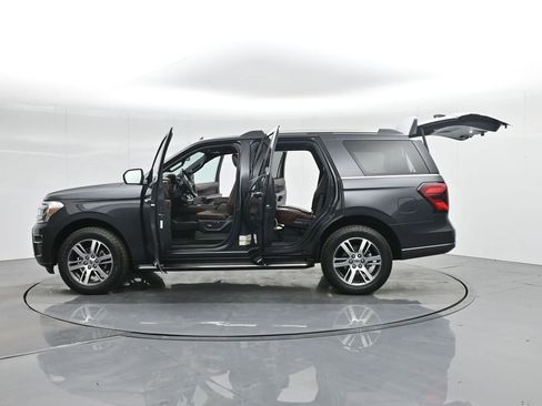 Used 2022 Ford Expedition Limited image 40