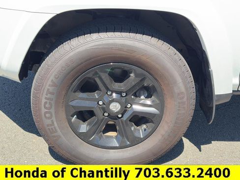 Used 2023 Toyota 4Runner SR5 Premium w/ Moonroof Package AWD/4WD image 28