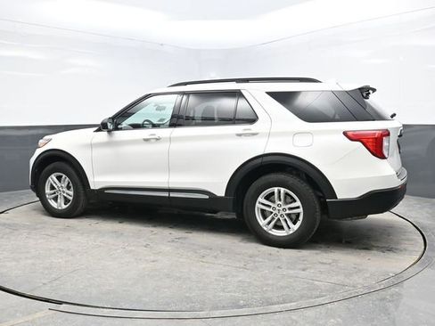 Used 2022 Ford Explorer XLT image 4