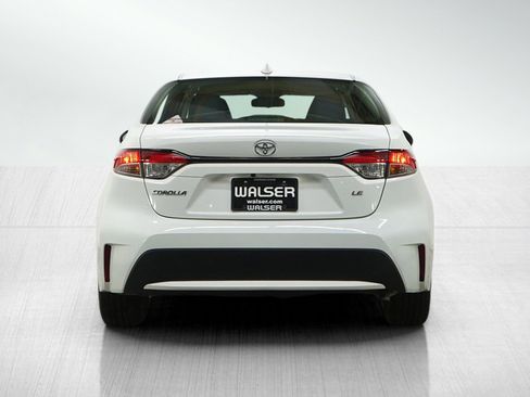 Used 2021 Toyota Corolla LE image 4